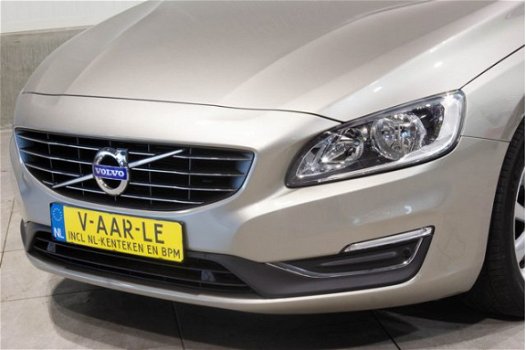 Volvo V60 - Euro6 D3 Aut. Summum Navigatie Leder 150pk - 1