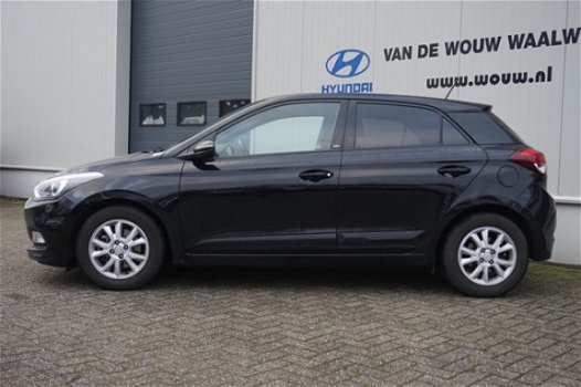 Hyundai i20 - 1.0 T-GDI Go|Navi|Zwart dakhemel|Lm Velgen - 1
