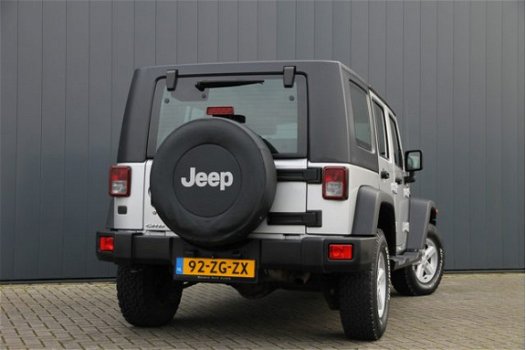 Jeep Wrangler Unlimited - 2.8 CRD Sport 4WD HARDTOP / AIRCO / GEEL KENTEKEN - 1