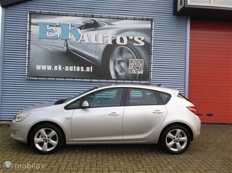 Opel Astra - 1.4 Turbo Edition 140pk Navigatie 17inch, PDC v+a - 1