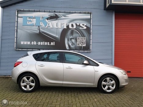 Opel Astra - 1.4 Turbo Edition 140pk Navigatie 17inch, PDC v+a - 1