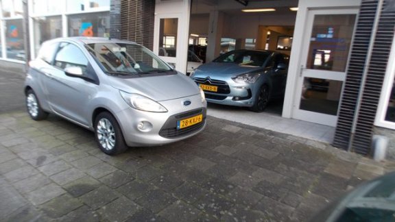 Ford Ka - 1.2 Titanium NIEUWSTAAT MET 79 DKM, AIRCO - 1