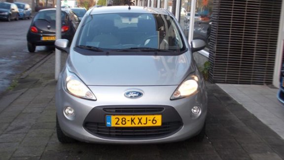 Ford Ka - 1.2 Titanium NIEUWSTAAT MET 79 DKM, AIRCO - 1