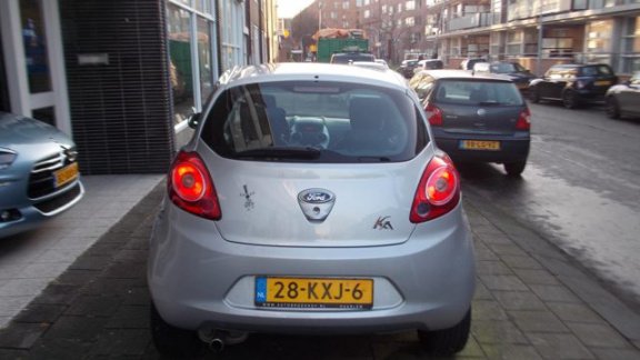 Ford Ka - 1.2 Titanium NIEUWSTAAT MET 79 DKM, AIRCO - 1