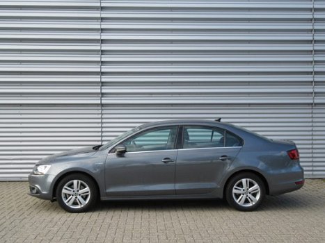 Volkswagen Jetta - 1.4 TSI Hybrid Comfortline - 1