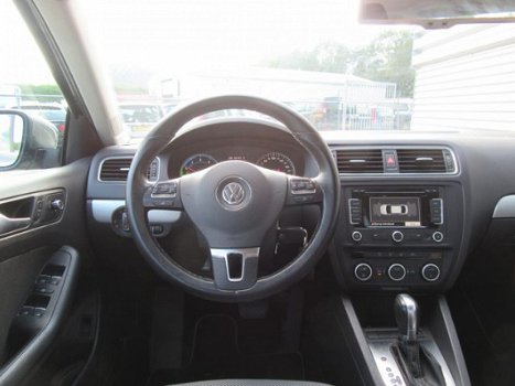 Volkswagen Jetta - 1.4 TSI Hybrid Comfortline - 1