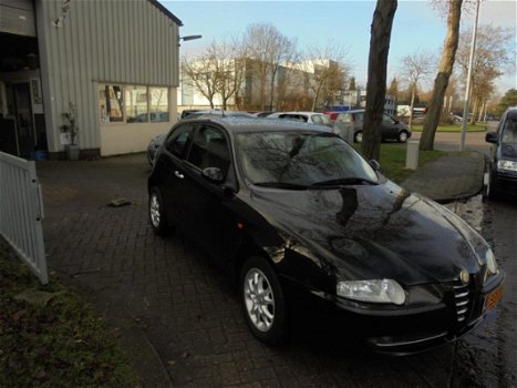 Alfa Romeo 147 - 1.6 T.Spark Veloce Distinctive - 1