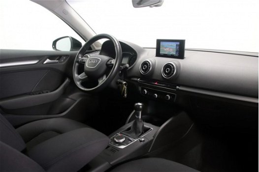 Audi A3 Sportback - 1.6 TDI ultra Attraction Pro Line plus Xenon Navigatie Climate Control Parkeerse - 1