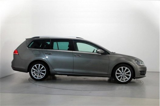 Volkswagen Golf Variant - 1.2 TSI Business Edition 6-bak Half-Leder Stoelverwarming Navigatie - 1