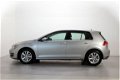 Volkswagen Golf - 1.6 TDI Comfortline BlueMotion 6-bak Navigatie Parkeersensoren Climate Control - 1 - Thumbnail