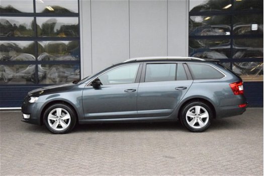 Skoda Octavia Combi - 1.6 TDI Greentech Style navi trekhaak mf-stuur - 1