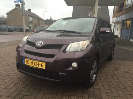 Toyota Urban Cruiser - 1.33 VVT-i Dynamic Navigatie - 1