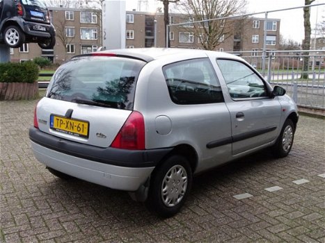 Renault Clio - RN 1.2 - 1