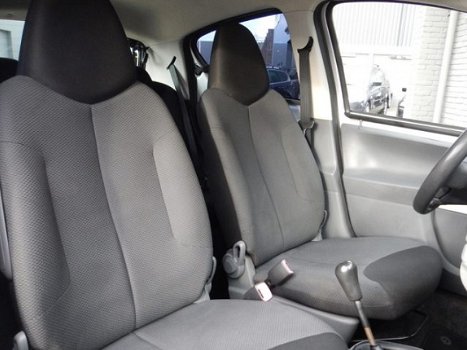 Toyota Aygo - 1.0 12V VVT-I 5 deurs airco el ramen afstand bediening privacy - 1