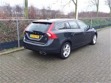 Volvo V60 - 2.4 D6 AWD Plug-In Hybrid Summum AUTOMAAT