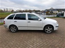 Skoda Fabia Combi - 1.4 TDI Elegance+ Airco parkeersensorren Elektrisch pakket