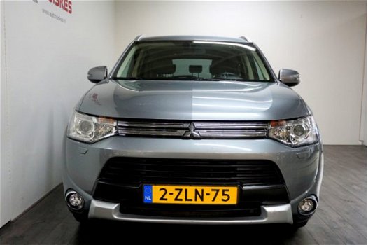 Mitsubishi Outlander - 2.0 PHEV Executive Edition X-Line Automaat, Xenon verlichting, Cruise control - 1