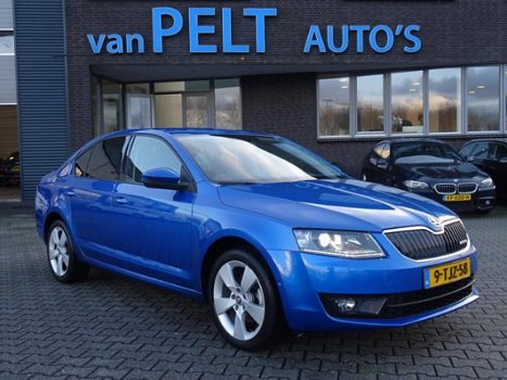 Skoda Octavia - 1.6 TDI Greenline Businessline / Xenon / Leder / Navi / Stoelverw - 1