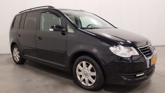 Volkswagen Touran - 2.0 TDI Highline CLIMA/NAVI/CRUISE/TREKHAAK/7ZITS - 1