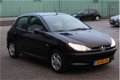 Peugeot 206 - 1.4 X-Design (75pk) 5-Drs/ Elek.Ramen/ C.V. Afstand/ 14''LMV/ Radio-Aux&Usb/ Trekhaak/ - 1 - Thumbnail