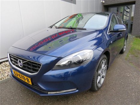 Volvo V40 - 2.0 D2 Ocean Race Business Xenon Panoramadak Leder Stoelverw Navi Clima PDC Bluetooth Cr - 1