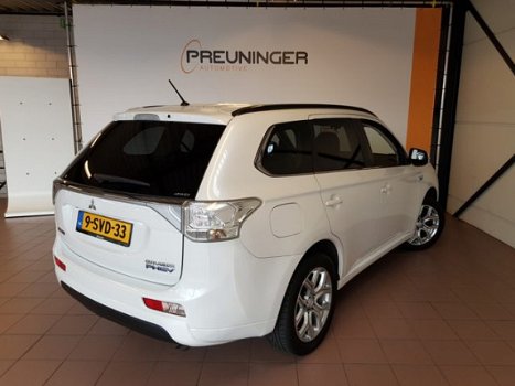 Mitsubishi Outlander - 2.0 PHEV Instyle | Navi - Camera - Cruise Contr | - 1