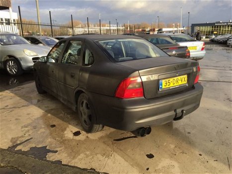 Opel Vectra - 1.6 16V - 1