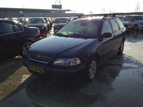 Volvo V40 - 1.8 - 1