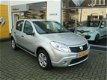 Dacia Sandero - 1.2 16v Aniversare - 1 - Thumbnail