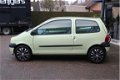 Renault Twingo - 1.2 Emotion 1e eig, Airco Cd Elec ramen - 1 - Thumbnail