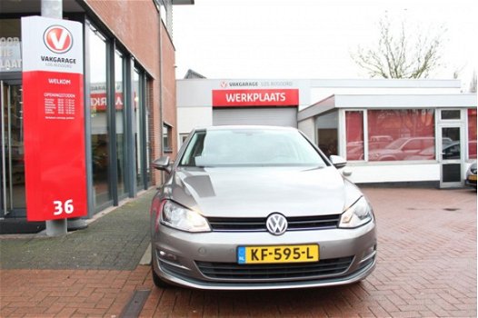 Volkswagen Golf - 1.6 TDI 77KW 5D Comfortline Navi Lmv Pdc - 1