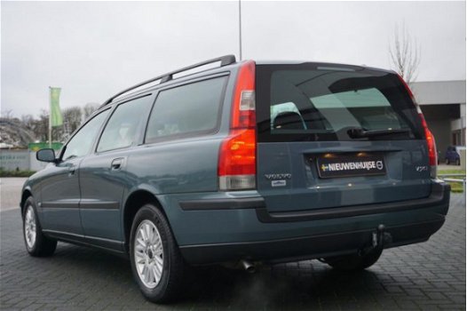 Volvo V70 - 2.4 Trekhaak, cruise control, YOUNGTIMER - 1