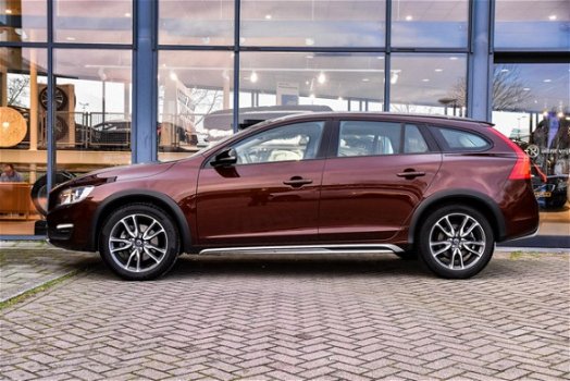 Volvo V60 Cross Country - D3 Summum Business Schuifdak - 1