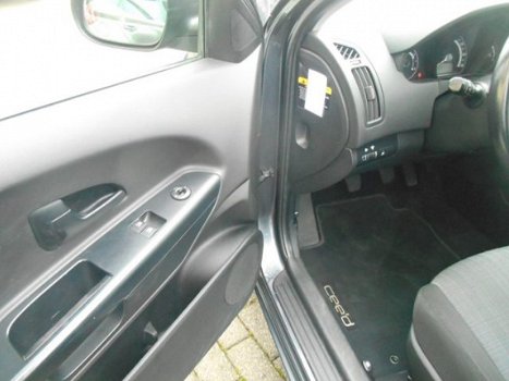 Kia Cee'd - Ceed 1.4 CVVT SEVEN - 1