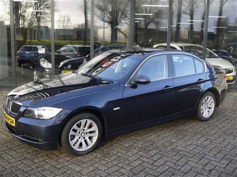 BMW 3-serie - 320i Dynamic Executive *ECC - 1