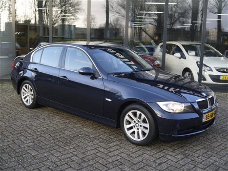 BMW 3-serie - 320i Dynamic Executive *ECC - 1