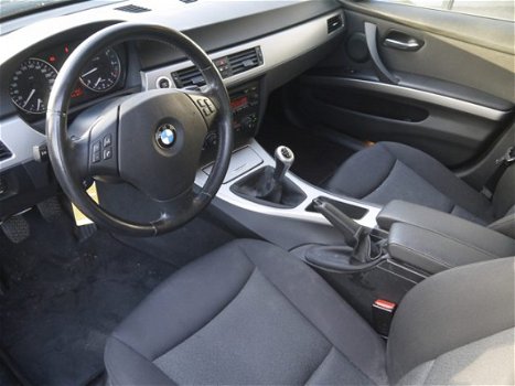 BMW 3-serie - 320i Dynamic Executive *ECC - 1