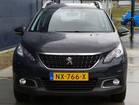 Peugeot 2008 - 1.2 110pk Blue Lion met Navigatie en Airco en Parkeerhulp - 1