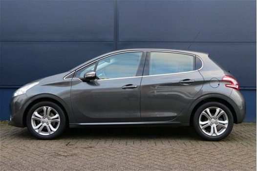 Peugeot 208 - 1.2 82 pk Allure / Navigatie / Bluetooth - 1