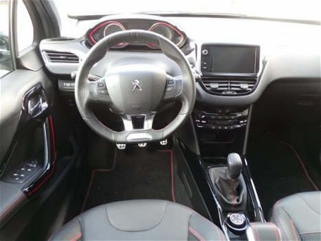 Peugeot 2008 - 1.2 110pk GT-Line met Navigatie en Grip Control - 1