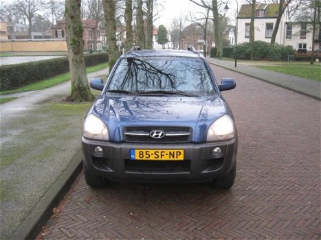 Hyundai Tucson - 2.7i V6 StyleVersion 4WD - 1