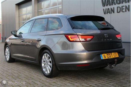 Seat Leon ST - 1.6 TDI Ecomotive Lease Sport Trekhaak Navi Alcantara/Cruise - 1