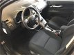 Toyota Auris - 1.8 Full Hybrid Dynamic Business *NAVI*TREKHAAK*CRUISE-CONTROL - 1 - Thumbnail