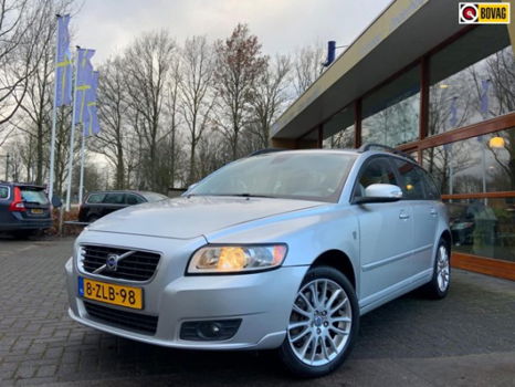 Volvo V50 - 2.5 T5 AWD Momentum - 1