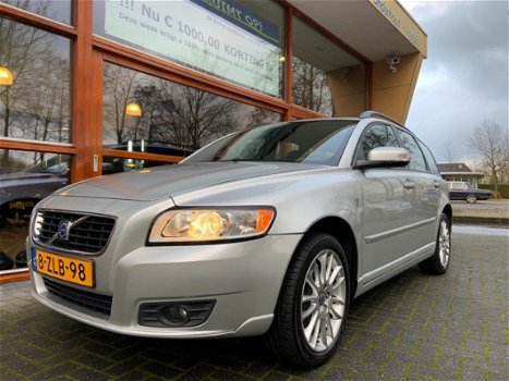 Volvo V50 - 2.5 T5 AWD Momentum - 1