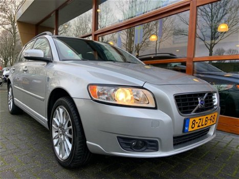 Volvo V50 - 2.5 T5 AWD Momentum - 1