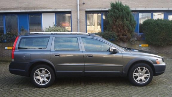 Volvo XC70 - 2.4 D5 AWD - 1