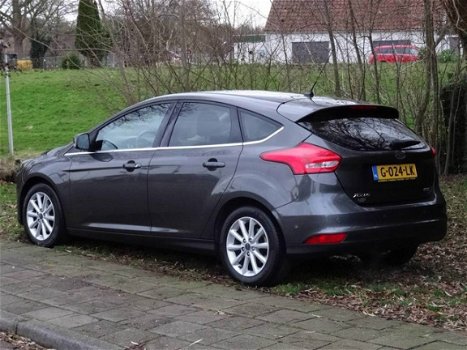 Ford Focus - 1.0 EcoBoost 125pk Titanium met Navi en Camera - 1