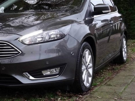 Ford Focus - 1.0 EcoBoost 125pk Titanium met Navi en Camera - 1