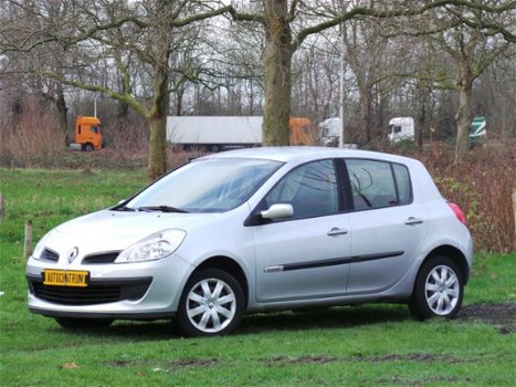 Renault Clio - 1.2-16V Rip Curl (AIRCO + INRUIL MOGELIJK ) - 1